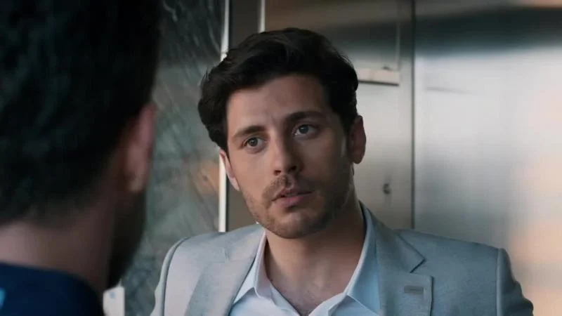 Кадры из сериала Повсюду ты 10 серия 1 сезон (2019)