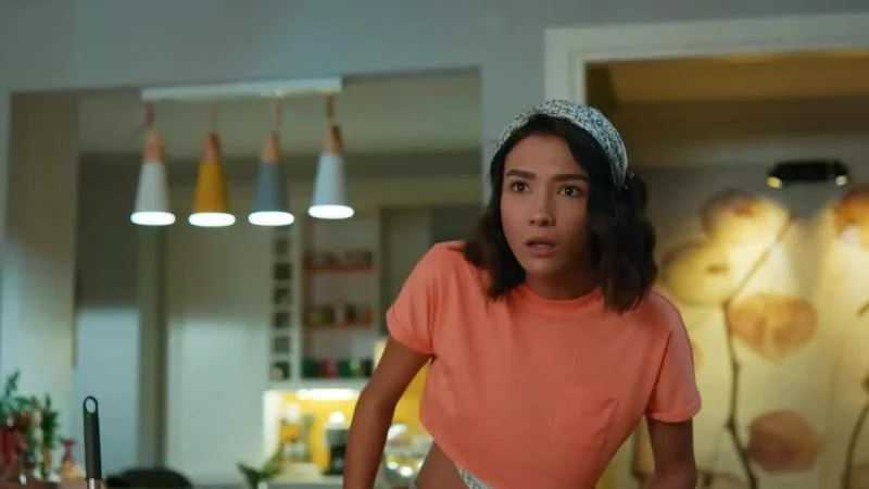 Кадры из сериала Повсюду ты 13 серия 1 сезон (2019)