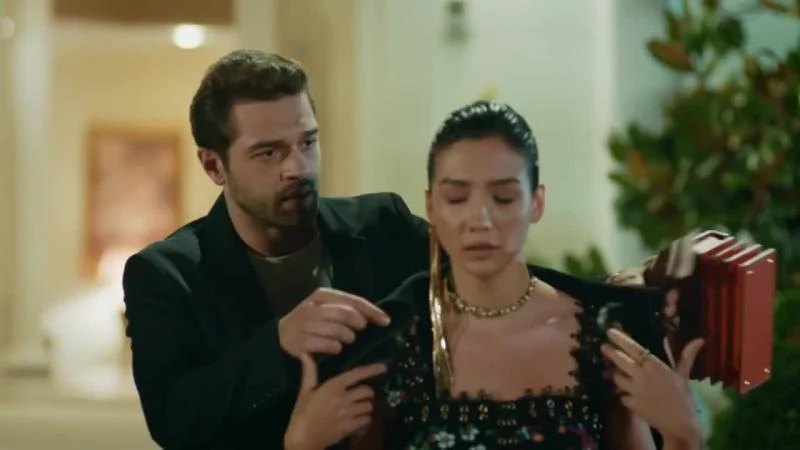 Кадры из сериала Повсюду ты 6 серия 1 сезон (2019)